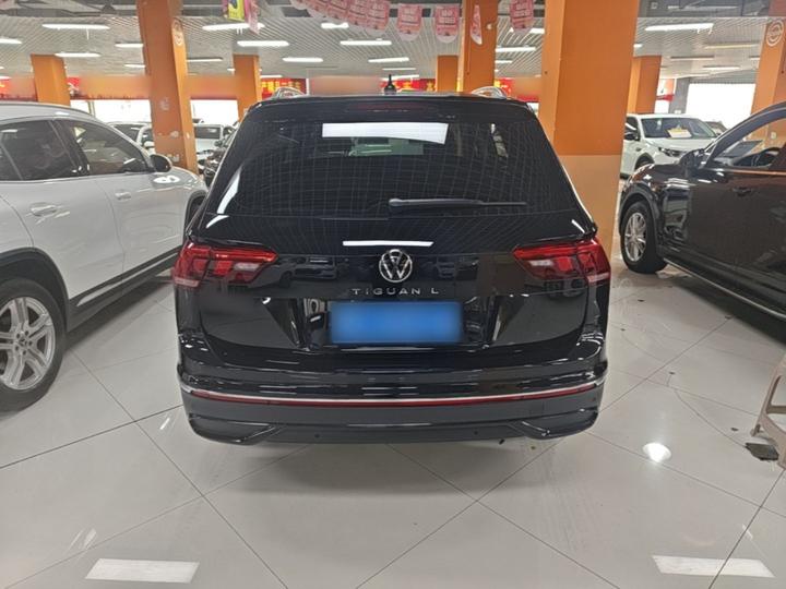 Tiguan L 2025 300TSI AT RWD photo 3