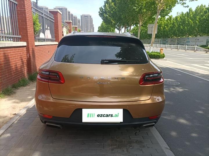2014 Macan 2.0T photo 3