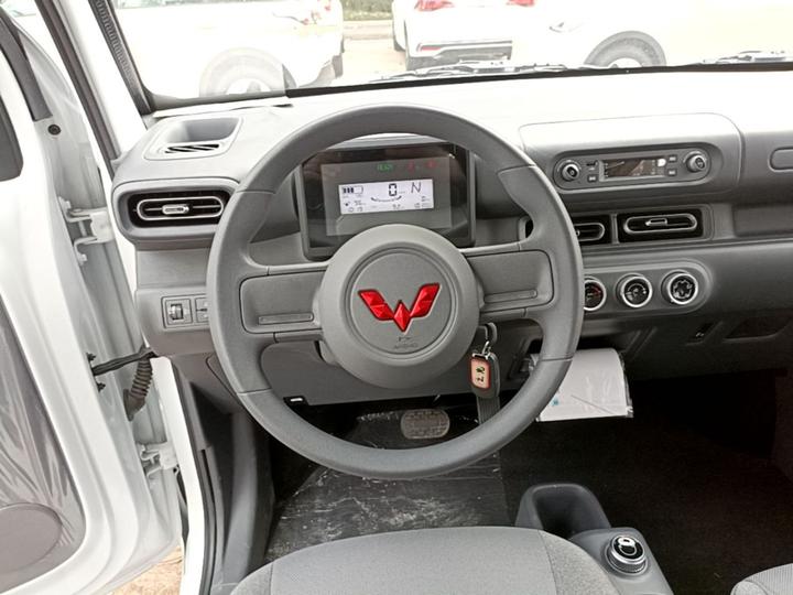 Wuling Zhiguang EV 2025 201km Standard photo 6