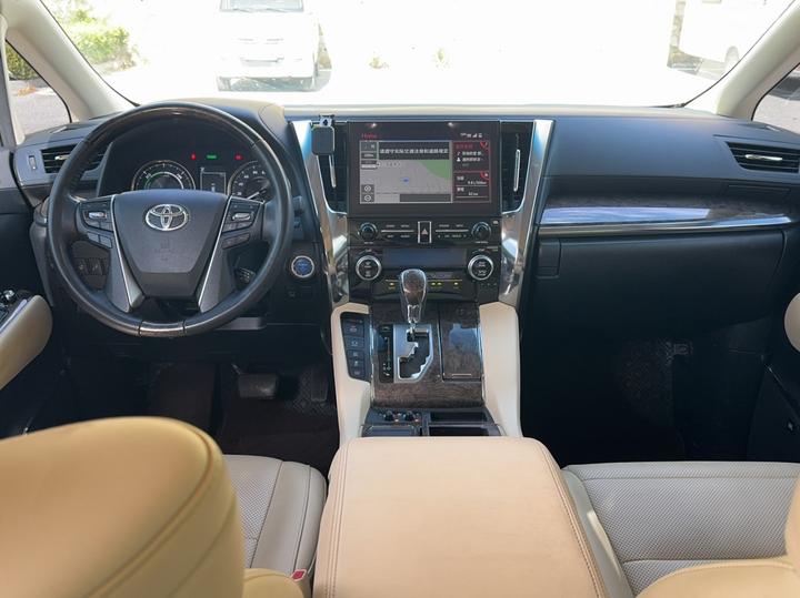 2020 Hybrid 2.5L HV Premium photo 5