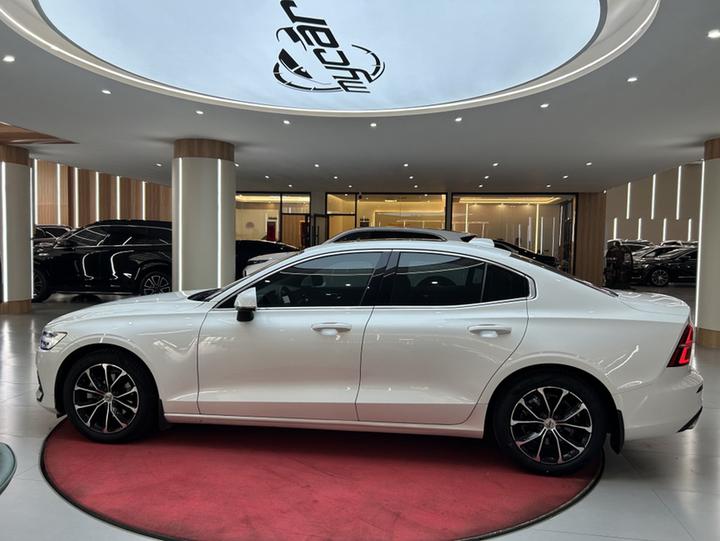 S60 2022 B4 Luxury photo 8