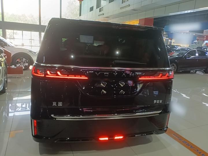 Voyah Dreamer 2024 PHEV Extended Range Flagship photo 3