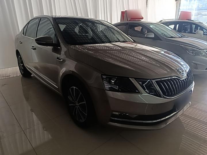Octavia 2020 1.5L AT Luxury photo 3