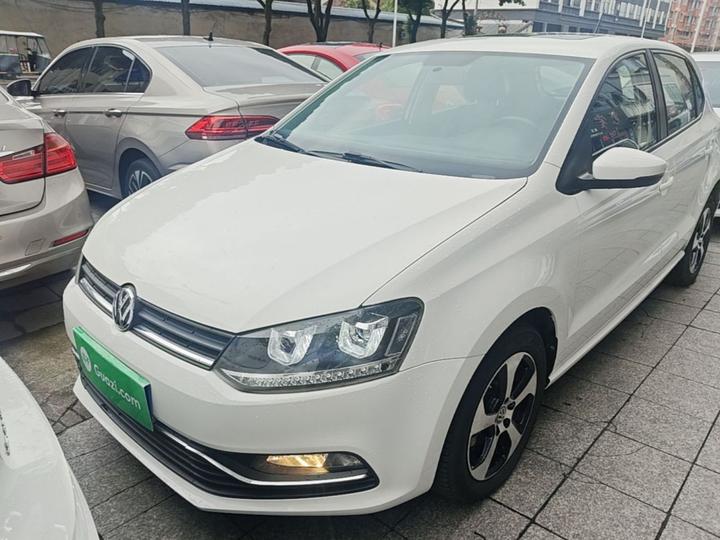 Polo 2016 1.6L AT Comfort photo 2