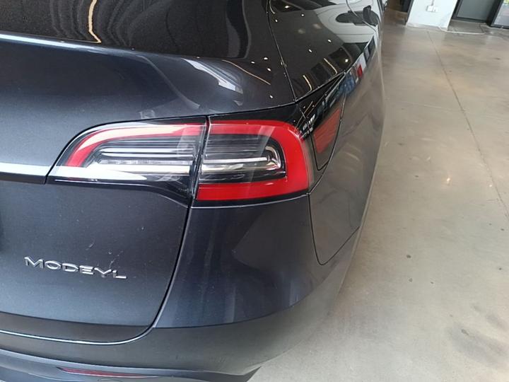 Model Y 2024 RWD photo 7