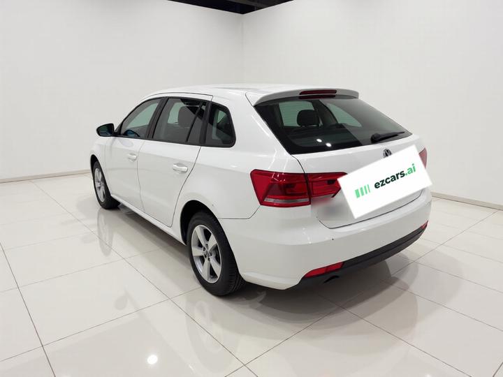 2013 1.6L MT photo 4