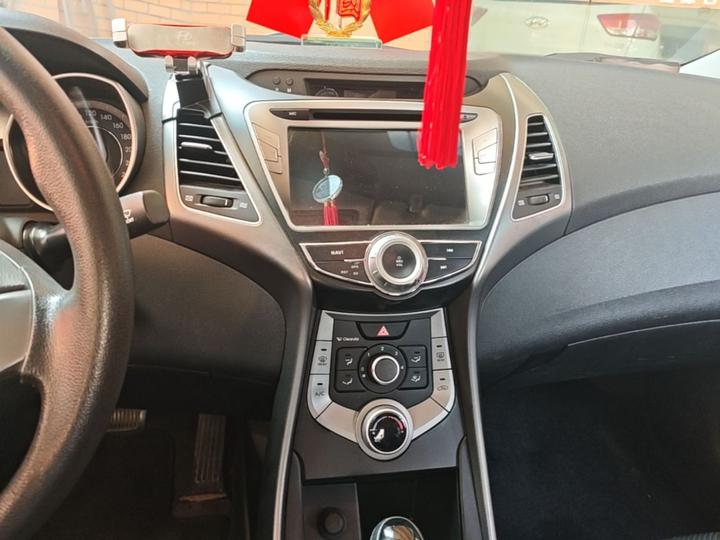 Elantra 2016 1.6L AT Smart photo 8