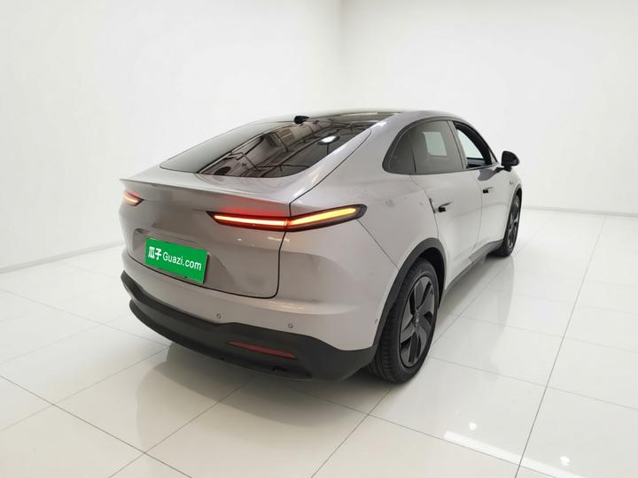 L60 2025 60kWh RWD photo 6