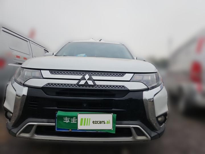 Outlander 2020 2.4L AWD Enjoy 5-Seater photo 2