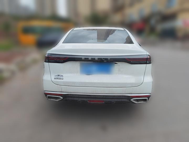 Emgrand 2026 5 1.5L CVT Luxury photo 3