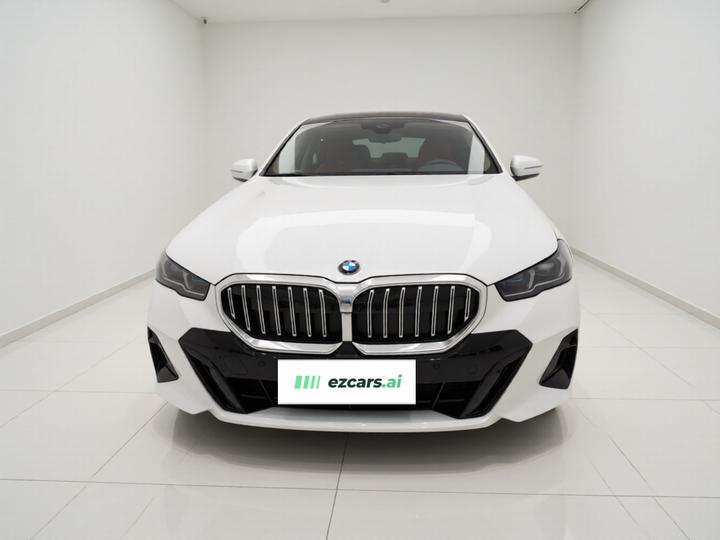5 Series 2026 530Li Leading M Sport Package photo 2