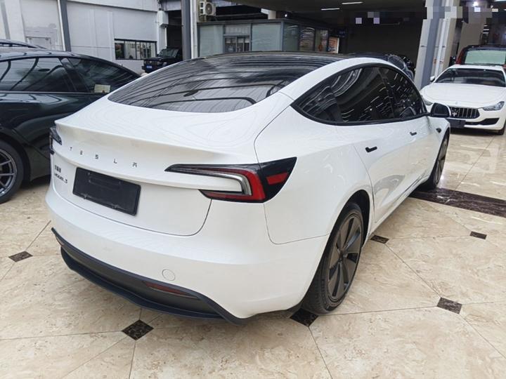 Model 3 2023 RWD photo 6