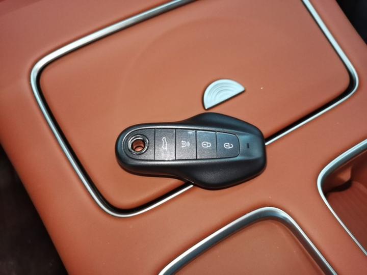 HS6 PHEV 2026 220 AWD photo 8