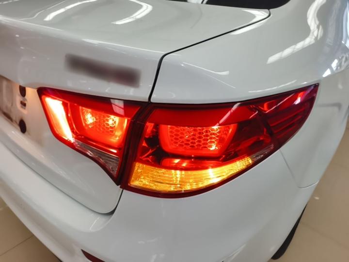 K2 2015 Sedan 1.4L MT GLS photo 7