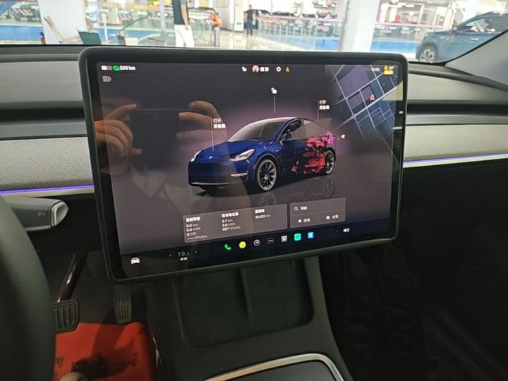 Model Y 2024 RWD photo 8