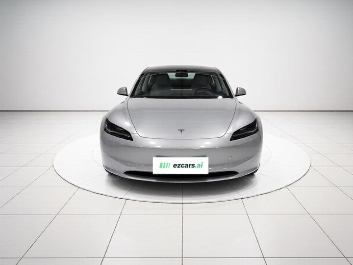 Model 3 2023 RWD photo 2