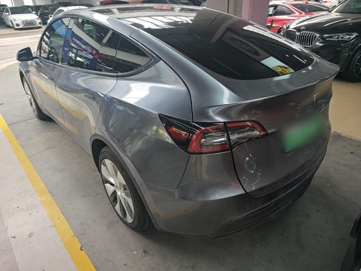 Model Y 2022 Facelift RWD photo 4