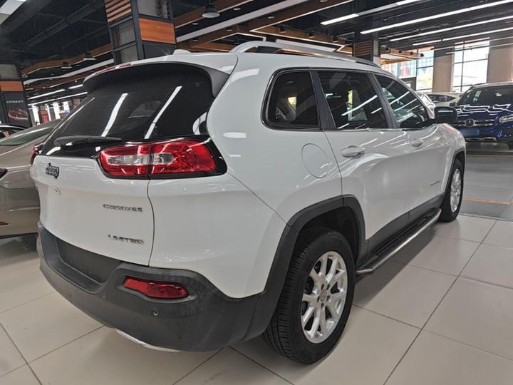 Cherokee 2017 2.0L photo 6