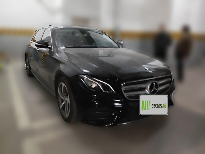 E-Class 2019 E 300 L Sport Luxury photo 3