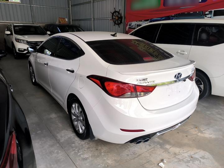 Elantra 2016 1.6L AT Premium photo 4