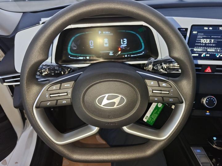 Elantra 2023 1.5L CVT GLS Leading photo 2