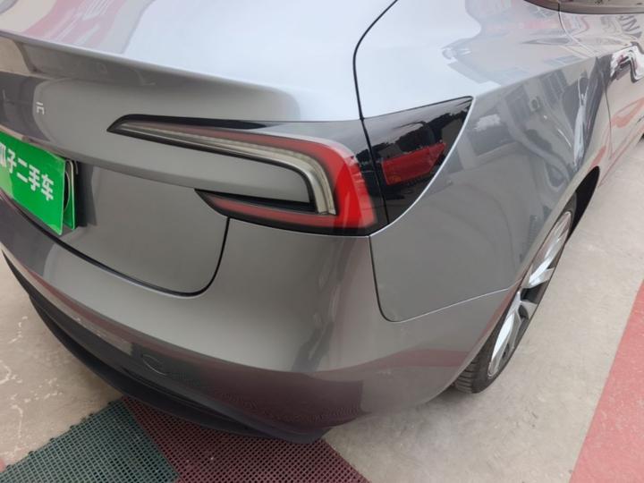 Model 3 2023 RWD photo 7