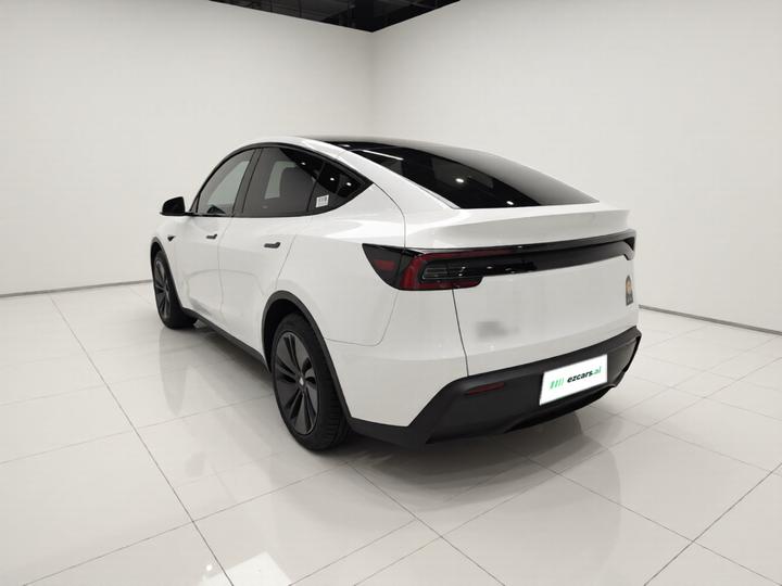Model Y 2025 RWD photo 4