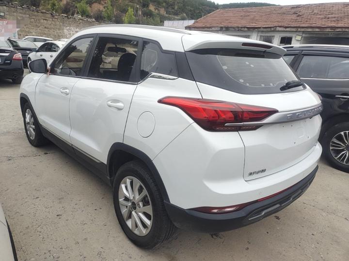 BAIC X3 2019 1.5T MT Honor photo 4