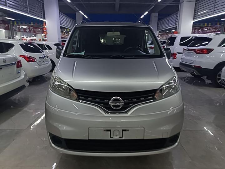 NV200 2013 1.6L Luxury IV photo 2