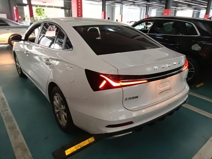 i5 2023 1.5L CVT Luxury photo 4