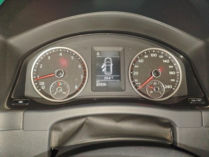 Tiguan 2012 1.8TSI AT AWD photo 4