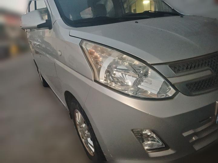 Wuling Rongguang V 2018 1.5L Standard photo 3