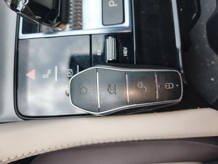 Song PLUS EV 2025 DM-i 112KM Noble photo 8