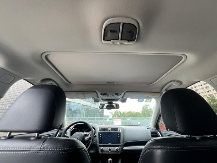 2017 2.5i Sport photo 8