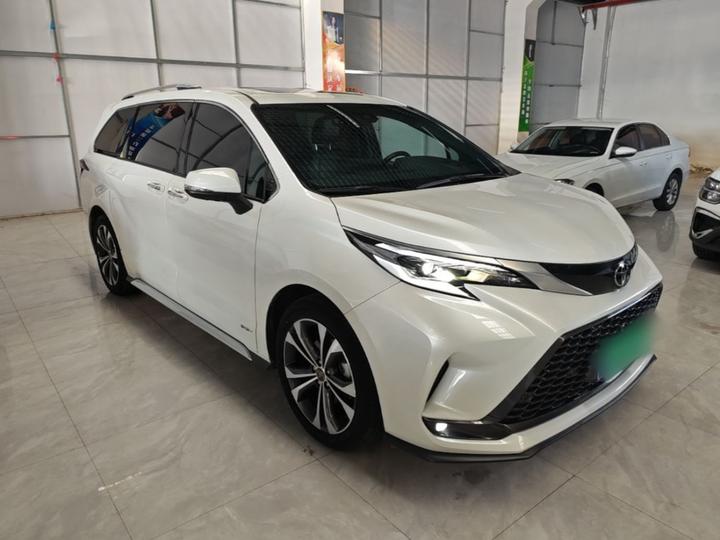 Granvia 2024 2.5L Hybrid Premium PLUS photo 3