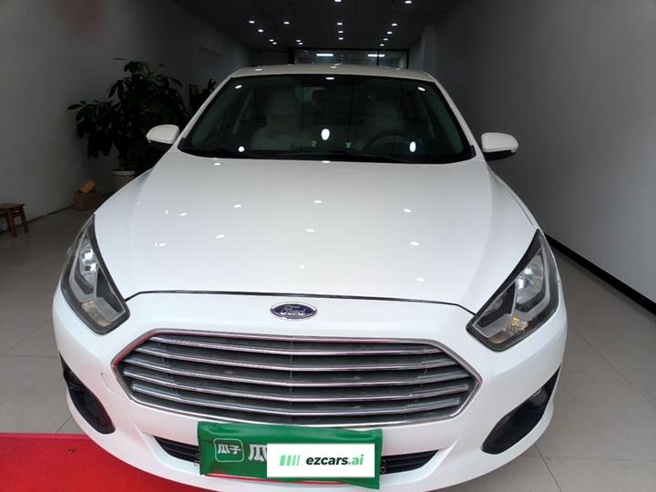 Escort 2017 1.5L AT Comfort photo 2