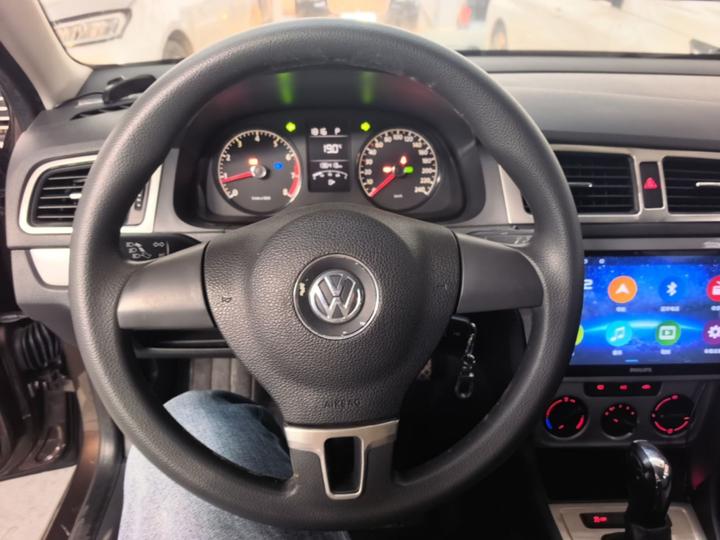 2013 1.6L AT photo 6
