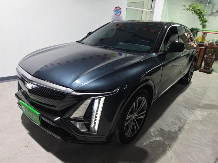 IQ 2022 RWD Long Range Premium