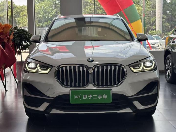X1 EV 2020 xDrive30Le Exclusive photo 2