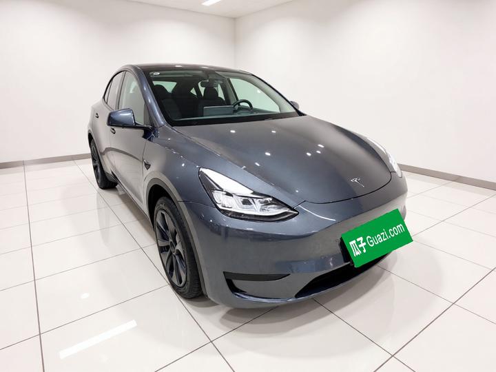 Model Y 2024 RWD photo 3