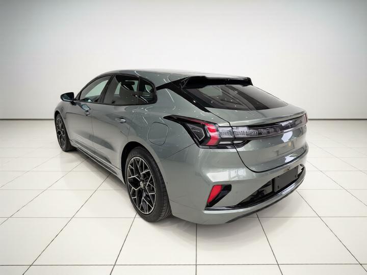 001 2024 WE 95kWh AWD photo 4