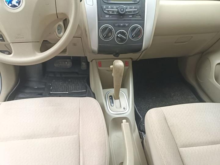 D50 2014 1.6L AT photo 5