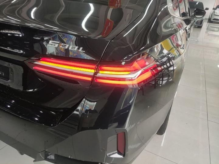 5 Series 2024 525Li M Sport Package photo 7
