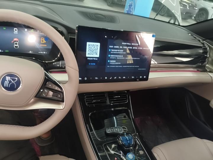 Han 2025 DM-i ADAS 125KM Premium photo 5