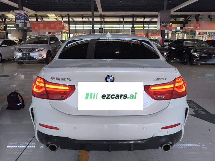1 Series 2023 120i M Sport photo 3