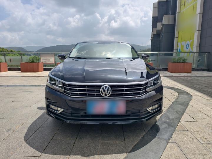 Passat 2017 330TSI DSG photo 2