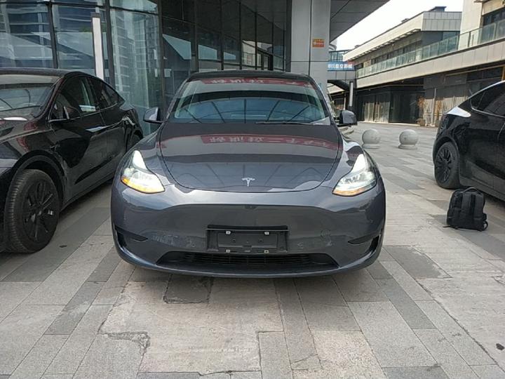 Model Y 2022 Facelift RWD photo 2