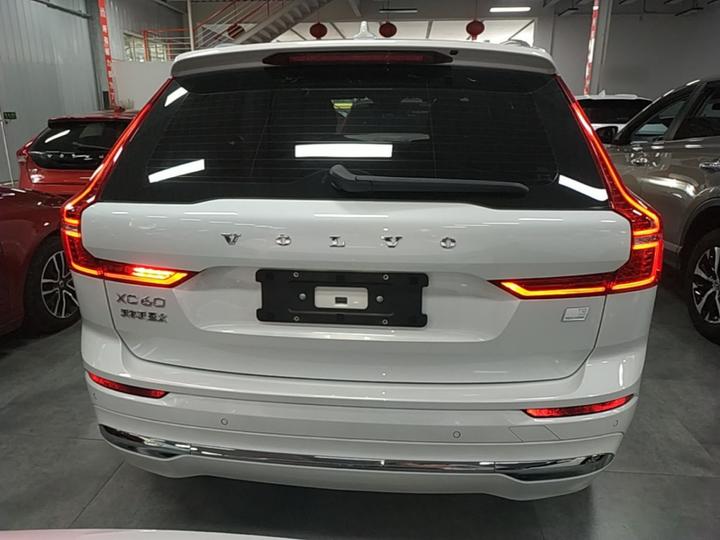 XC60 EV 2024 T8 PHEV Long Range AWD Luxury photo 3