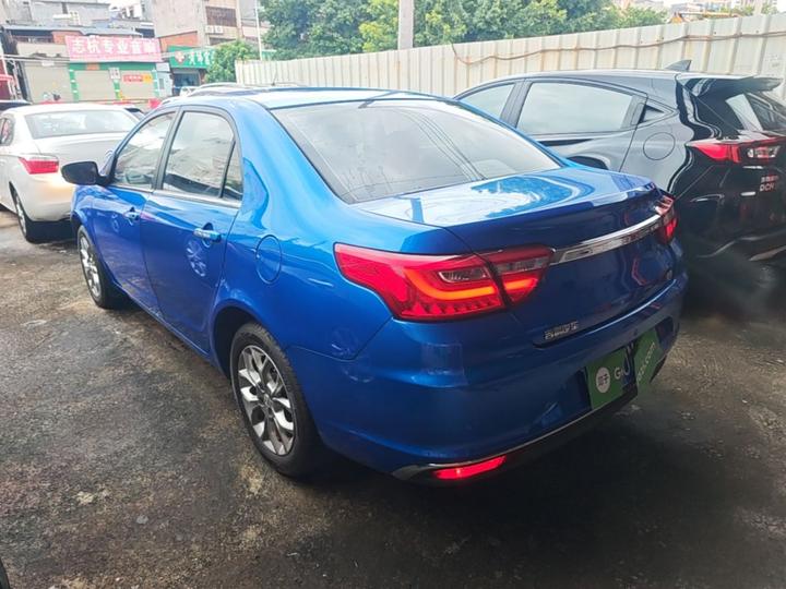 Vision 2018 1.5L AT Premium photo 4