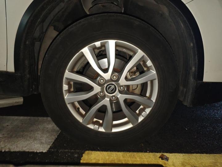 X-Trail 2017 2.0L CVT Comfort 2WD photo 8